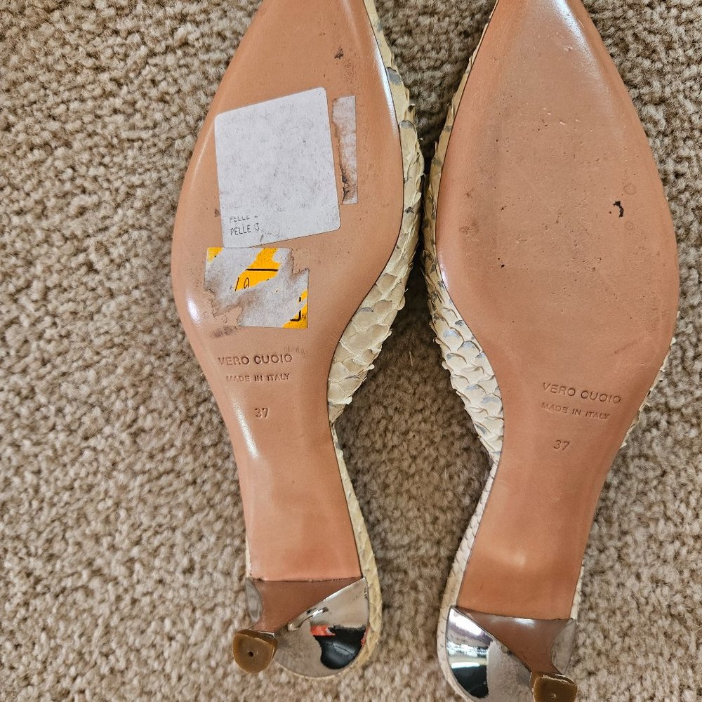 Sara Kent Genuine Leather Slip On Heel Size 37/ 7 - Picture 4 of 5